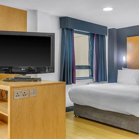 Roomzzz Leeds City West Exterior foto
