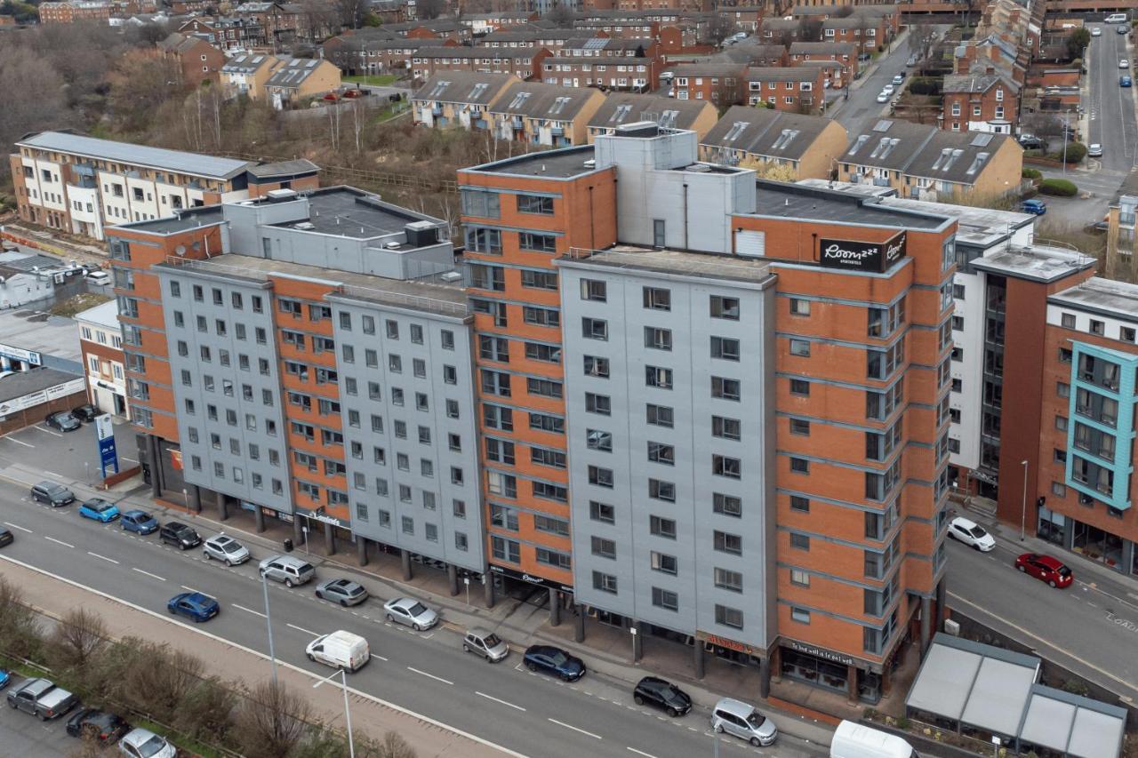Roomzzz Leeds City West Exterior foto