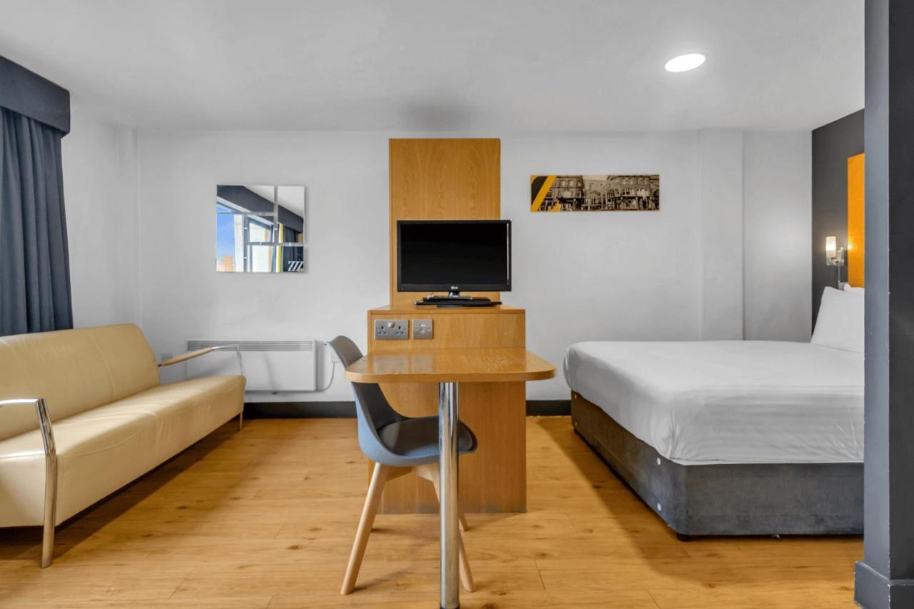 Roomzzz Leeds City West Exterior foto