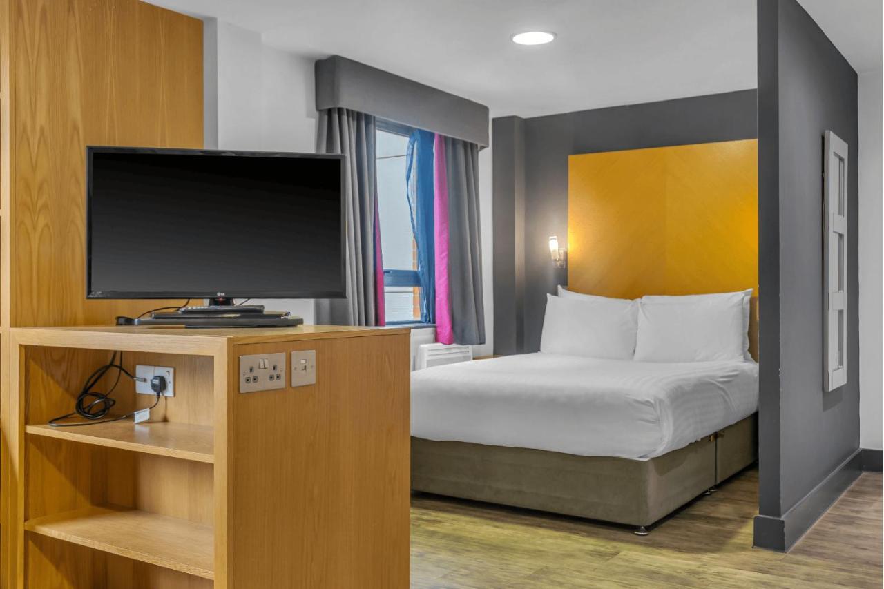 Roomzzz Leeds City West Exterior foto