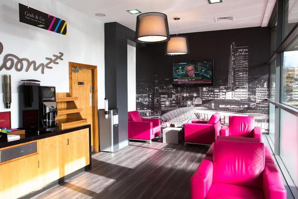 Roomzzz Leeds City West Exterior foto