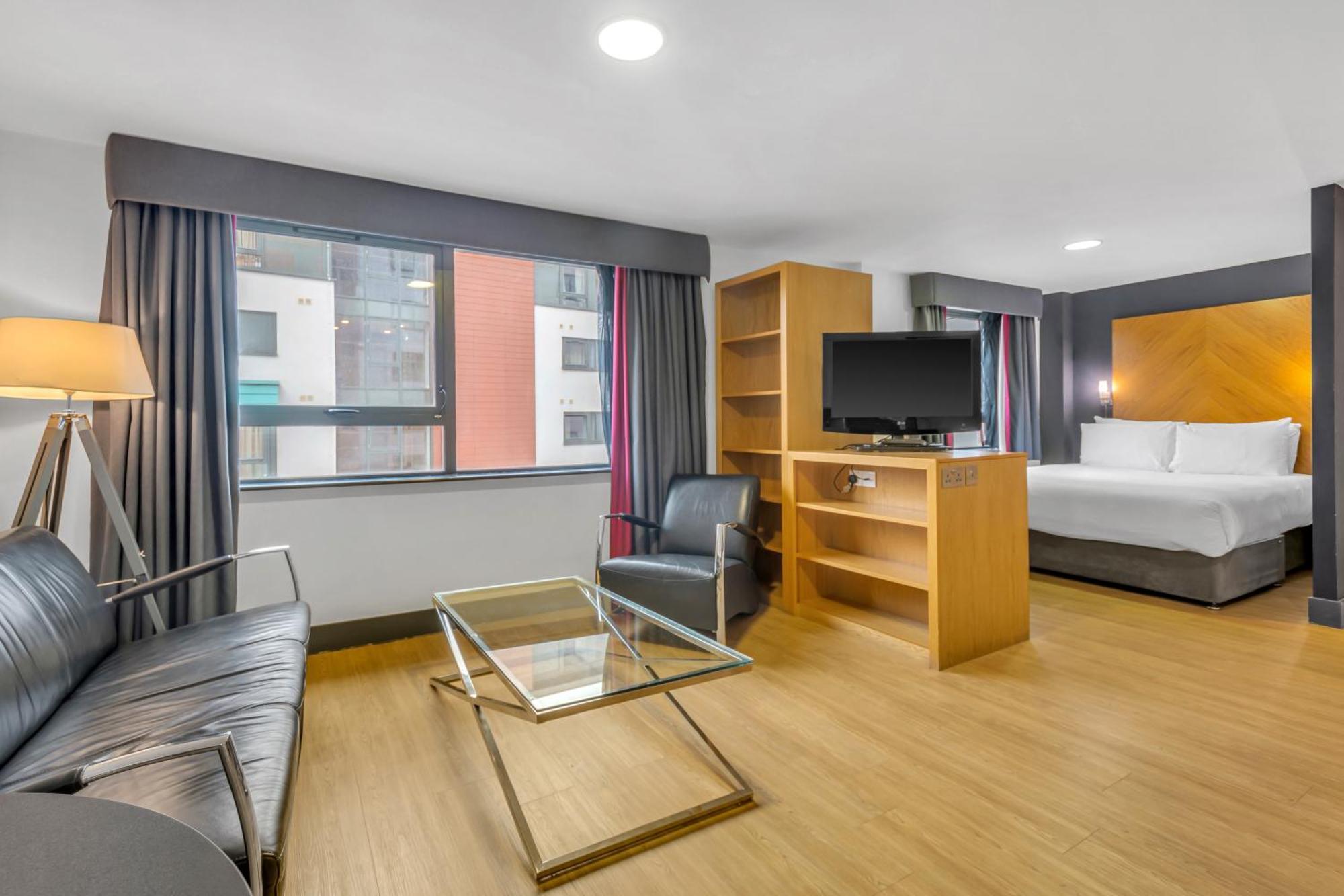 Roomzzz Leeds City West Exterior foto
