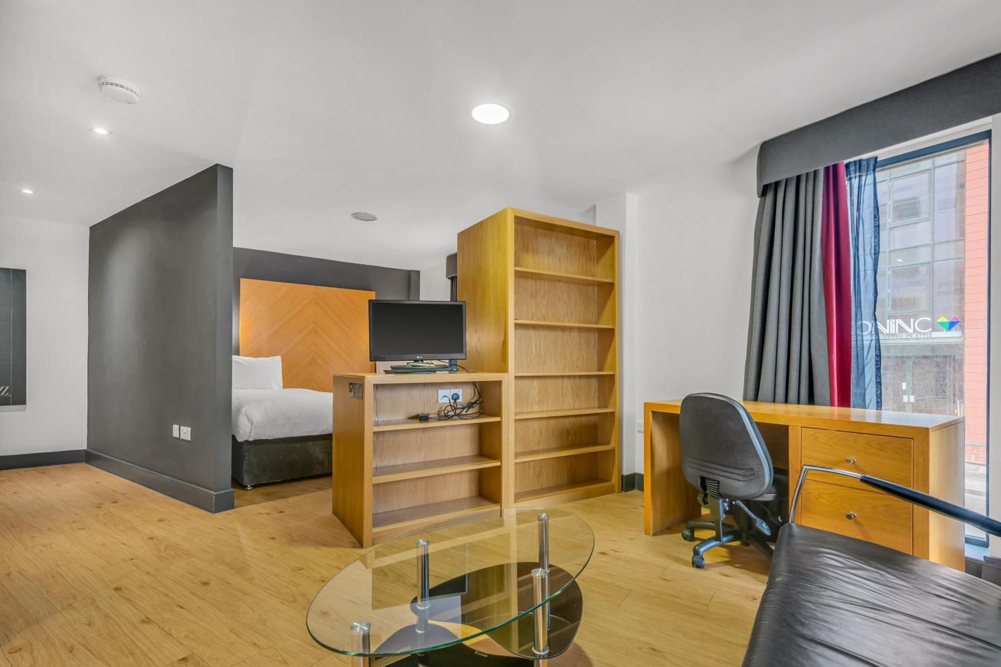 Roomzzz Leeds City West Exterior foto