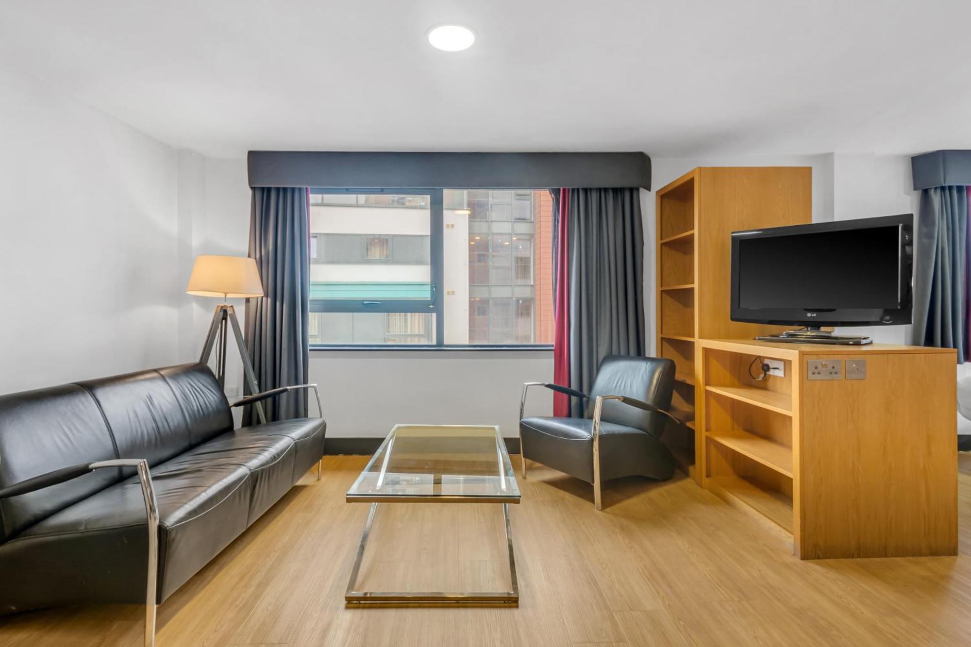 Roomzzz Leeds City West Exterior foto